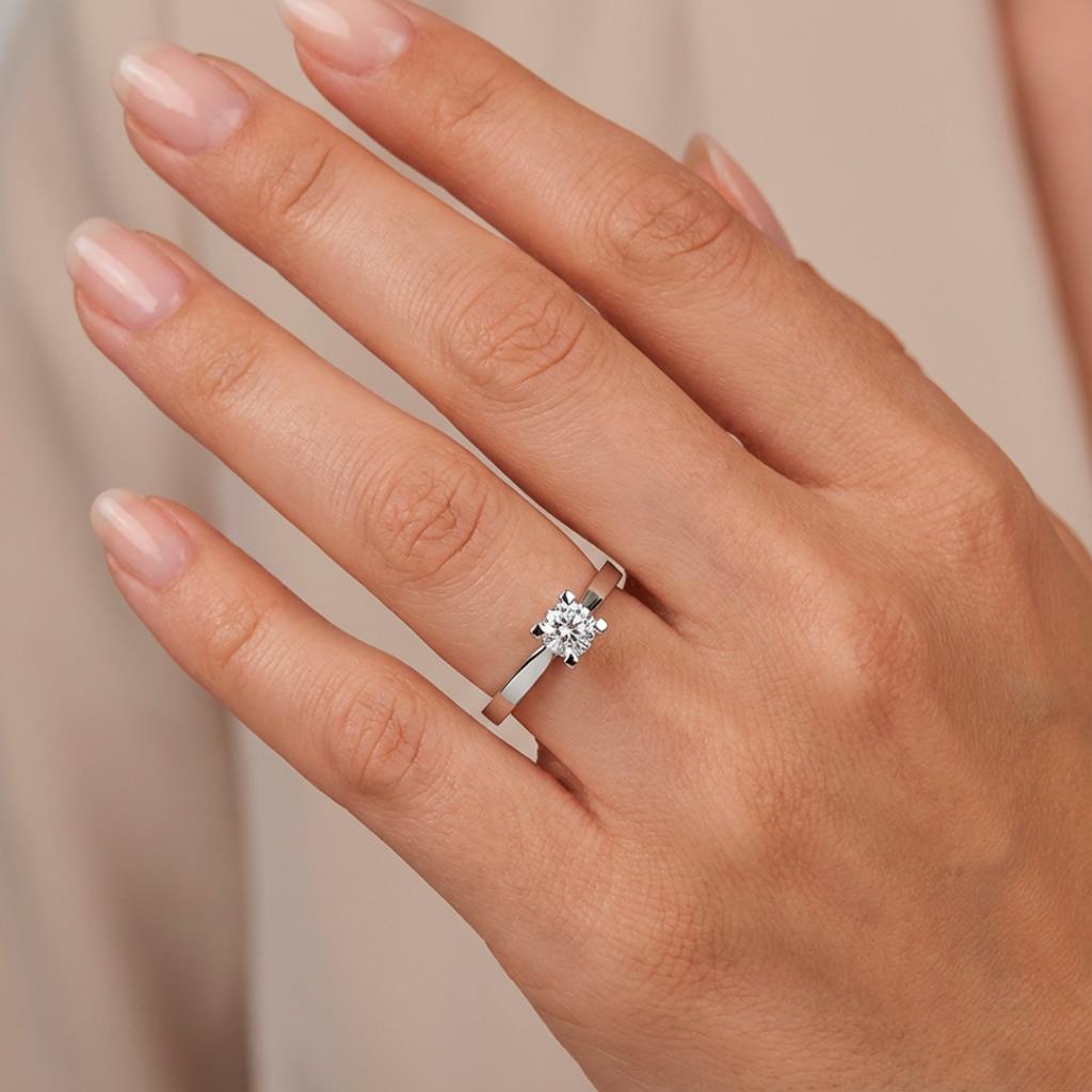 ANELLO SOLITARIO IN ORO BIANCO 18 KT - DIAM CERT 0.71 GVS - GR 3.30 - GIORGIO VISCONTI