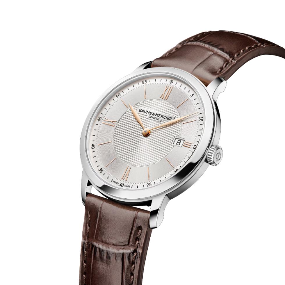 CLASSIMA 2026 ACCIAIO SOLO TEMPO QUARZO CINTURINO PELLE QUADRANTE INDICI DORA - BAUME & MERCIER
