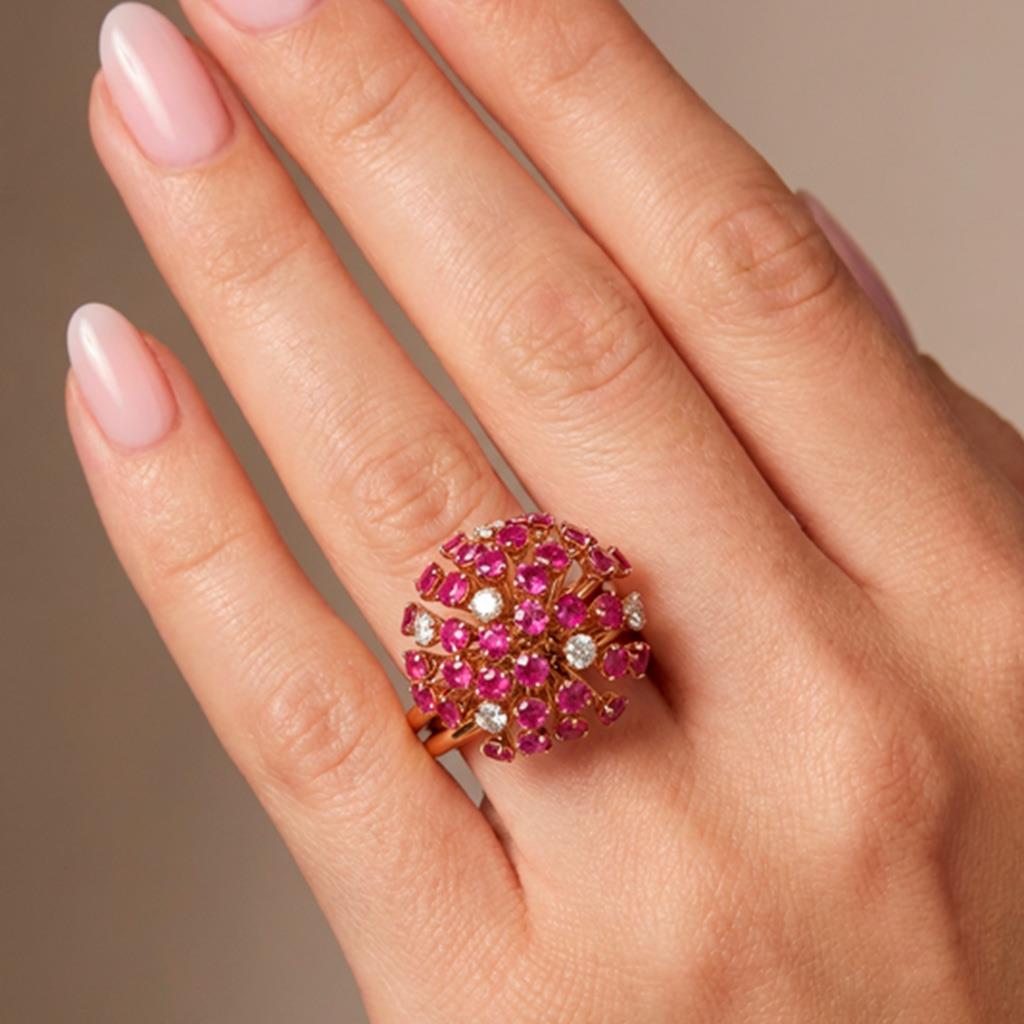 ANELLO FANTASIA IN ORO ROSA CON ZAFFIRI NATURALI ROSA 4.37 E DIAMANTI 0.53 - ROTA & ROTA