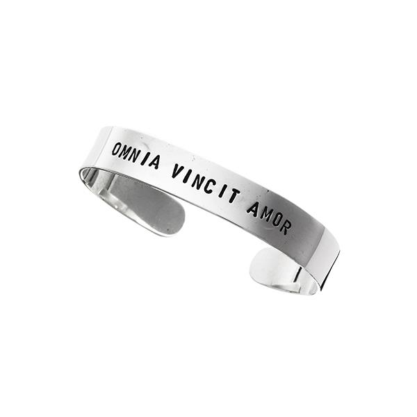 BR. TATOO BANGLE 'OMNIA VINCIT AMOR' - RASPINI