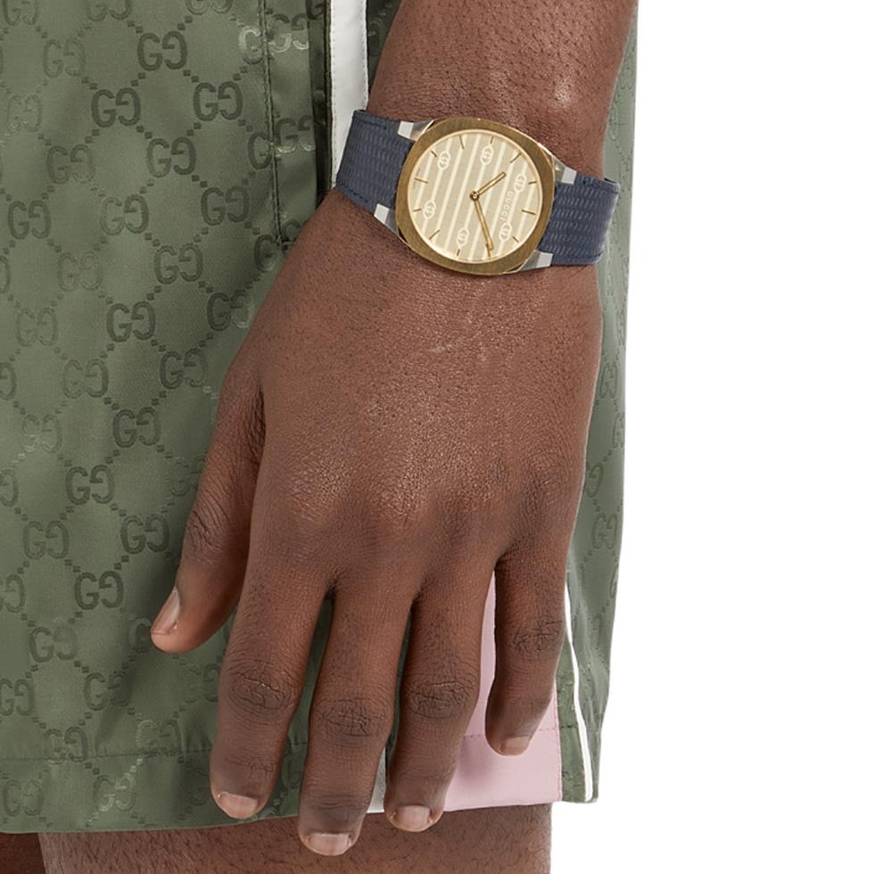 GUCCI 25H - Cassa multistrato da 38 mm in acciaio inossidabile e placcata oro 18kt, quadrante in ottone dorato con GG, cinturino in pelle blu - GUCCI TIMEPIECES