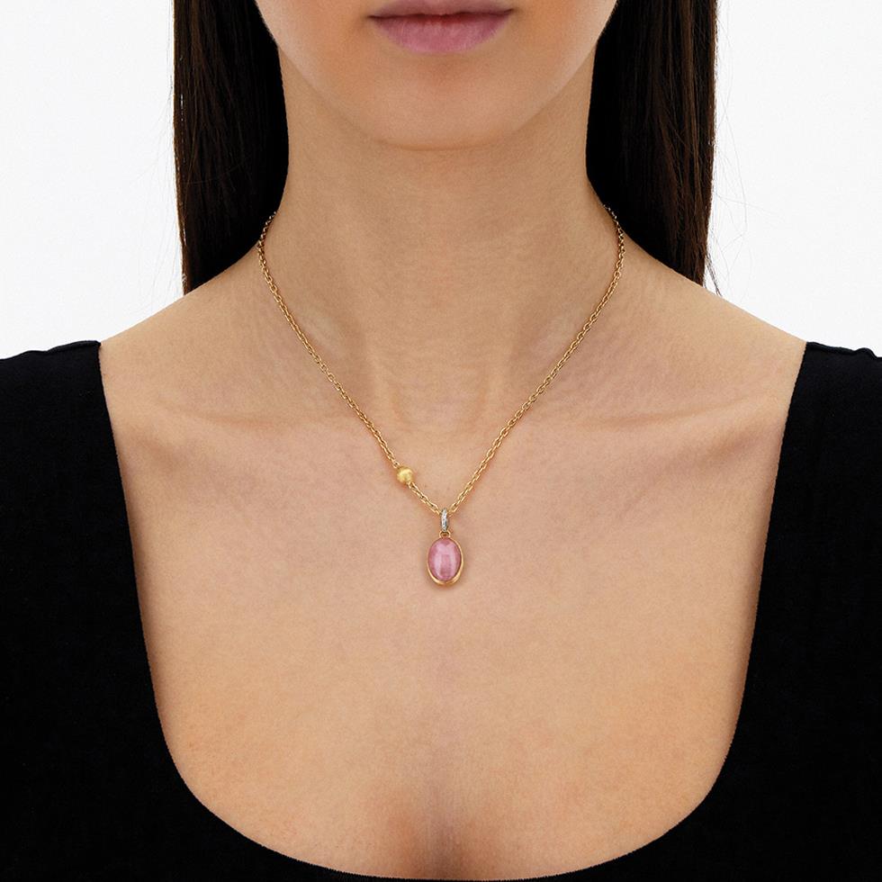 CHARM ROSOLIO "BOULES" IN ORO INCISO, DIAMANTI, CRISTALLO DI ROCCA, QUARZO FRAGOLA E MADREPERLA (MEDIO) - NANIS