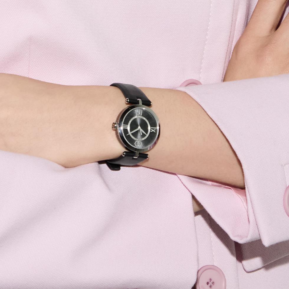 MODEL 2000 - CASSA IN ACCIAIO INOSSIDABILE, 30 MM; QUADRANTE NERO GUILLOCH&Eacute;, BANDE IN RESINA NERA SUL LATO DELLA CASSA; CINTURINO IN PELLE NERA - GUCCI TIMEPIECES