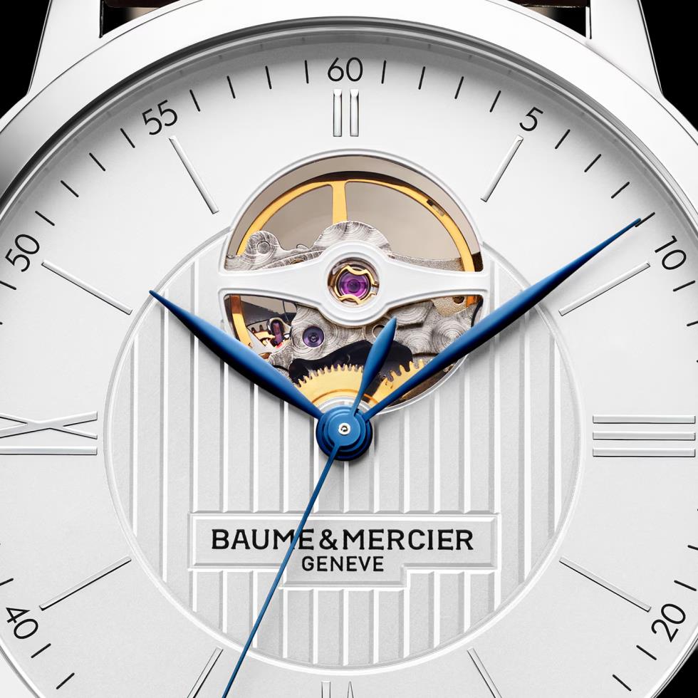 CLASSIMA ACC, AUTOMATICO, CASSA 40 MM, QUADRANTE ARGENTO MOTIVO GUILLOCH&Egrave;, CINTURINO MARRONE TESTA DI MORO - BAUME & MERCIER